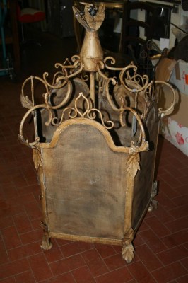 Lampadario in ferro giallo